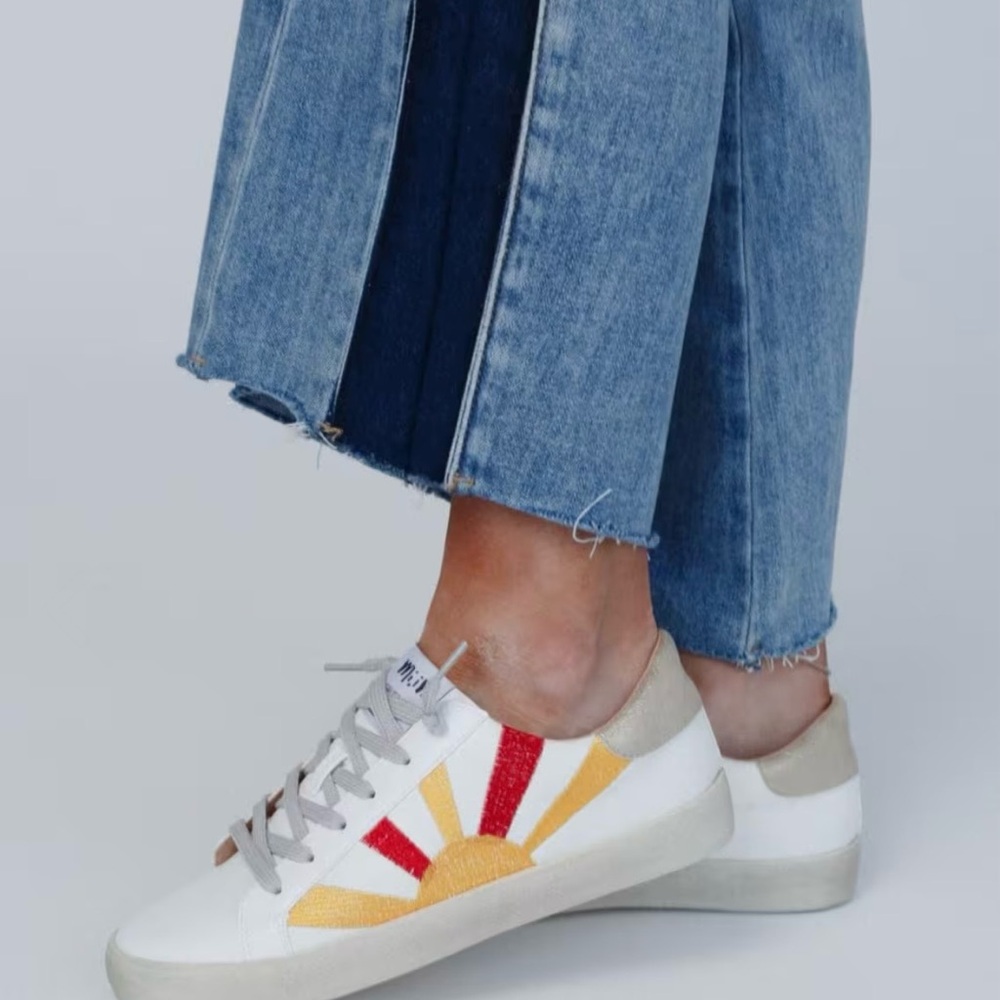 White Sunrise Detail Women's Sneakers sz 8.5 NWT